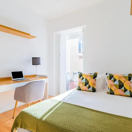 2br Chic&bright Com 120m2 Em Campo De Ourique * 리스본