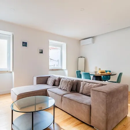 2br Chic&bright Com 120m2 Em Campo De Ourique Appartamento Lisbona
