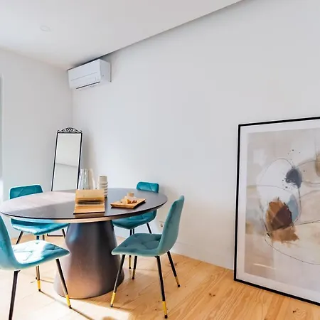 2br Chic&bright Com 120m2 Em Campo De Ourique Lisbona