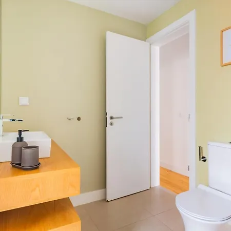 2br Chic&bright Com 120m2 Em Campo De Ourique